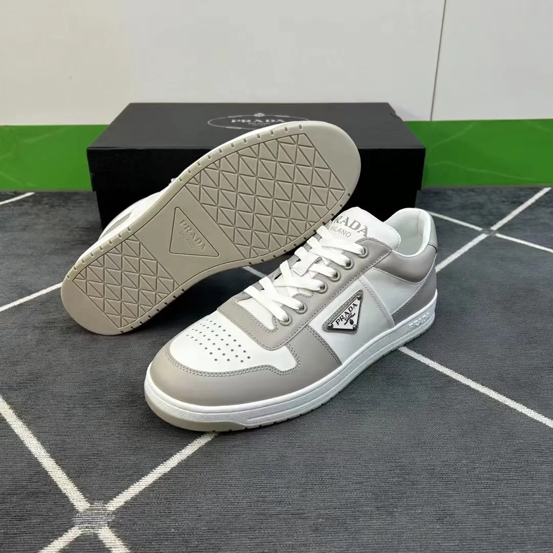 P380 Yuan 38-45 Prada Prada’s new men’s leather sports shoes, the highest version on the market, any comparison is welcome🆚! The original leather has excellent texture and is super high-end! Fetal sheep net lining imported from Italy, removable pad! Luxurious materials and fine workmanship, highly recommended!